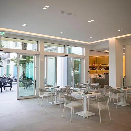 تيرمي فينيسيا 4*