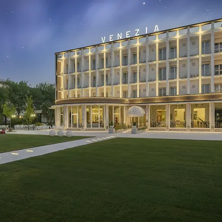 تيرمي فينيسيا 4*